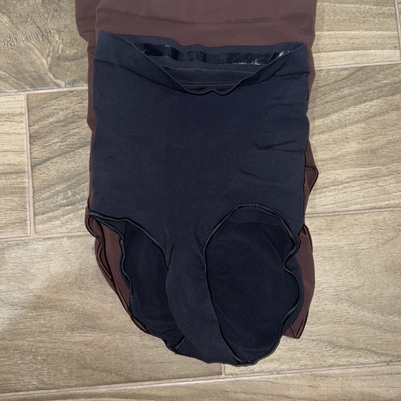 SCULPTING HIGH WAIST - Picture 3 of 4